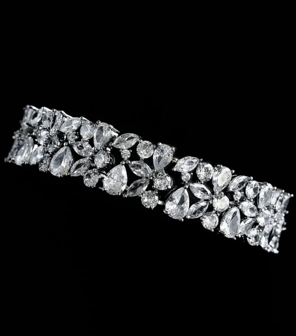 Luna Teardrop Bracelet